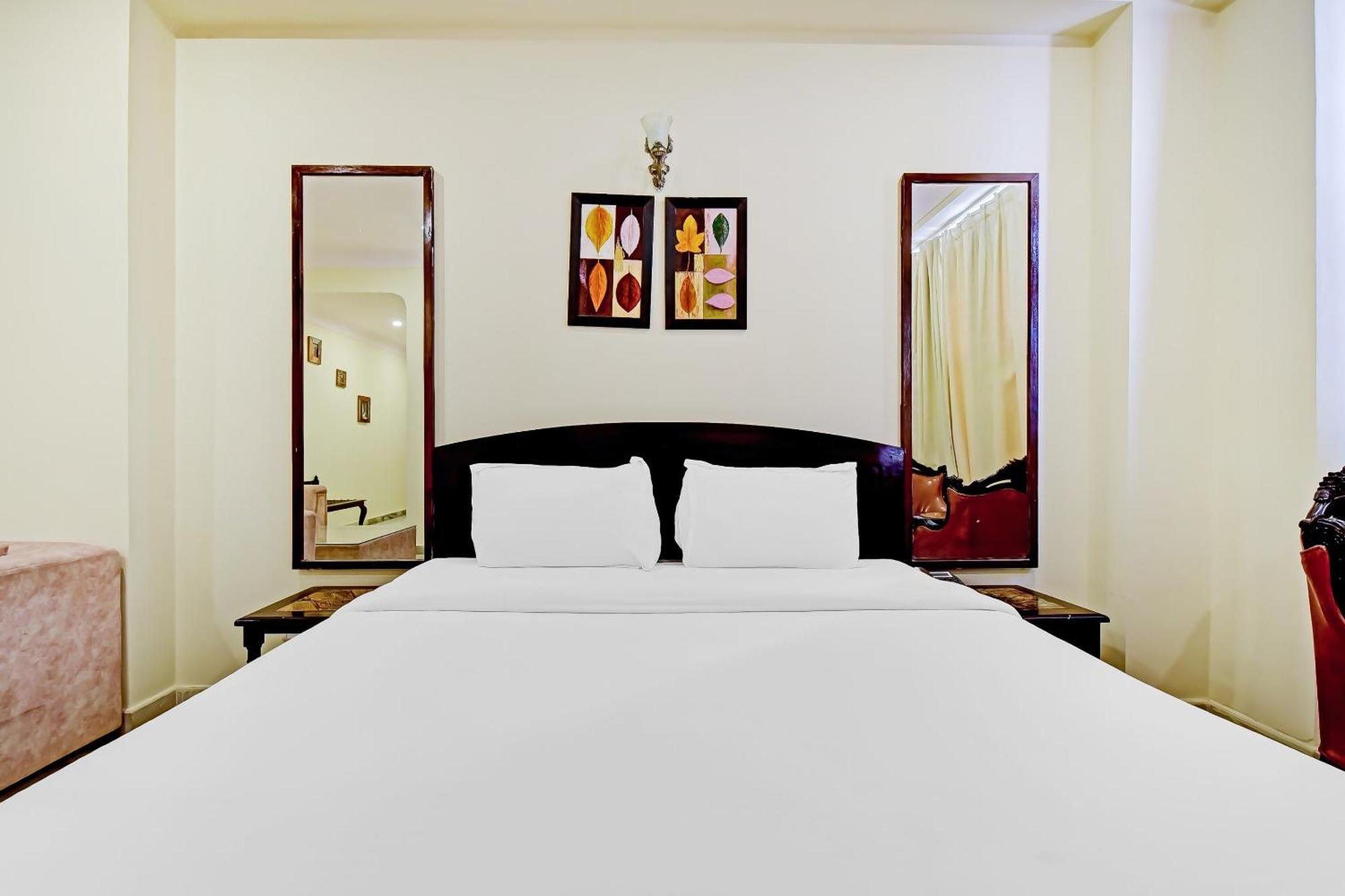 Collection O Hotel Four Boutique Kukas Dış mekan fotoğraf