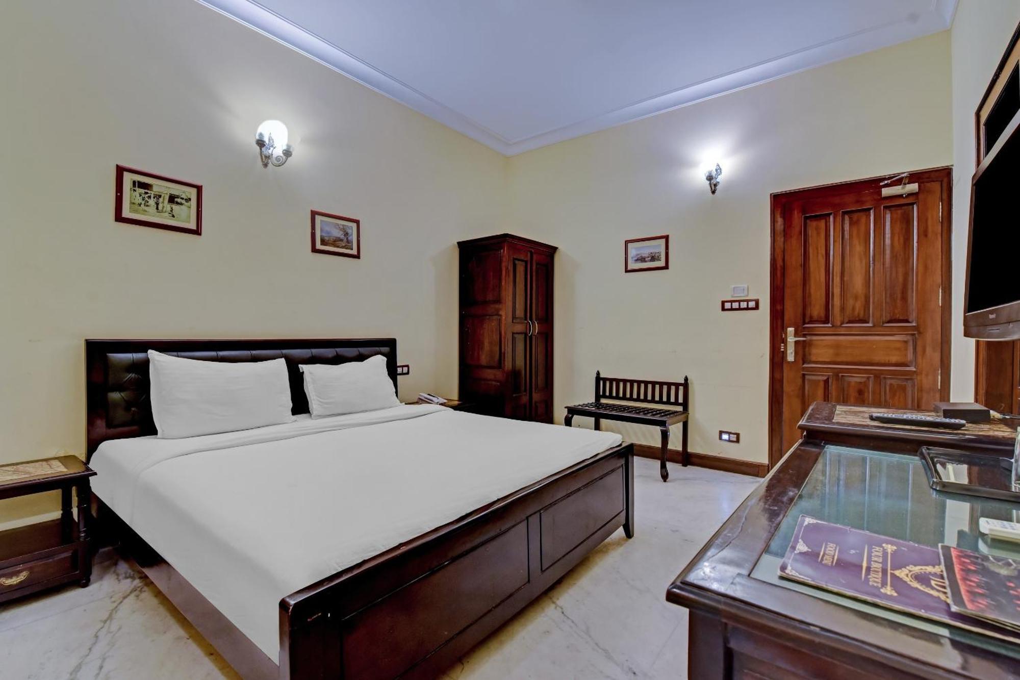 Collection O Hotel Four Boutique Kukas Dış mekan fotoğraf