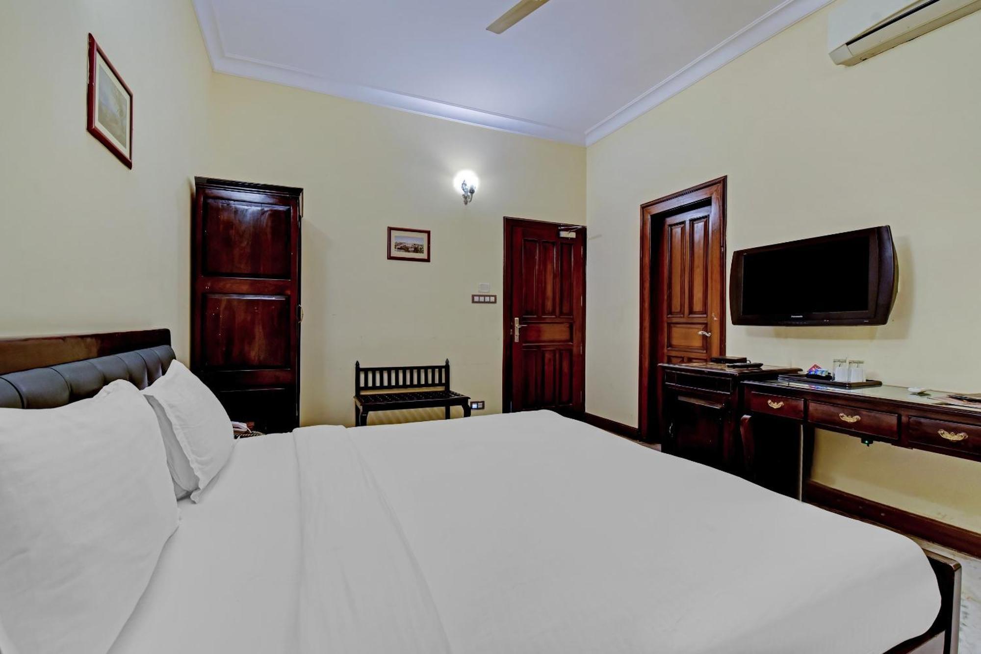 Collection O Hotel Four Boutique Kukas Dış mekan fotoğraf