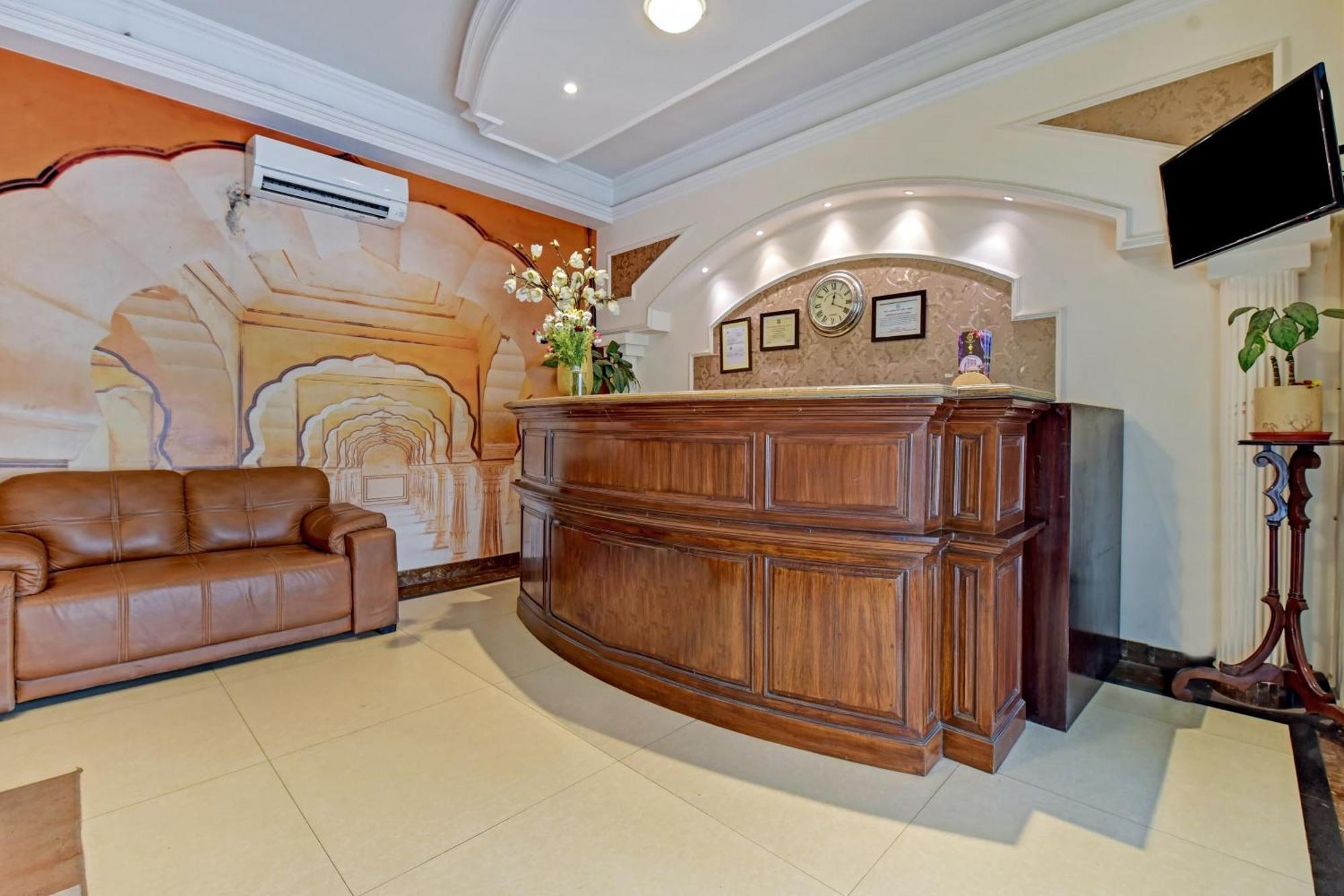 Collection O Hotel Four Boutique Kukas Dış mekan fotoğraf