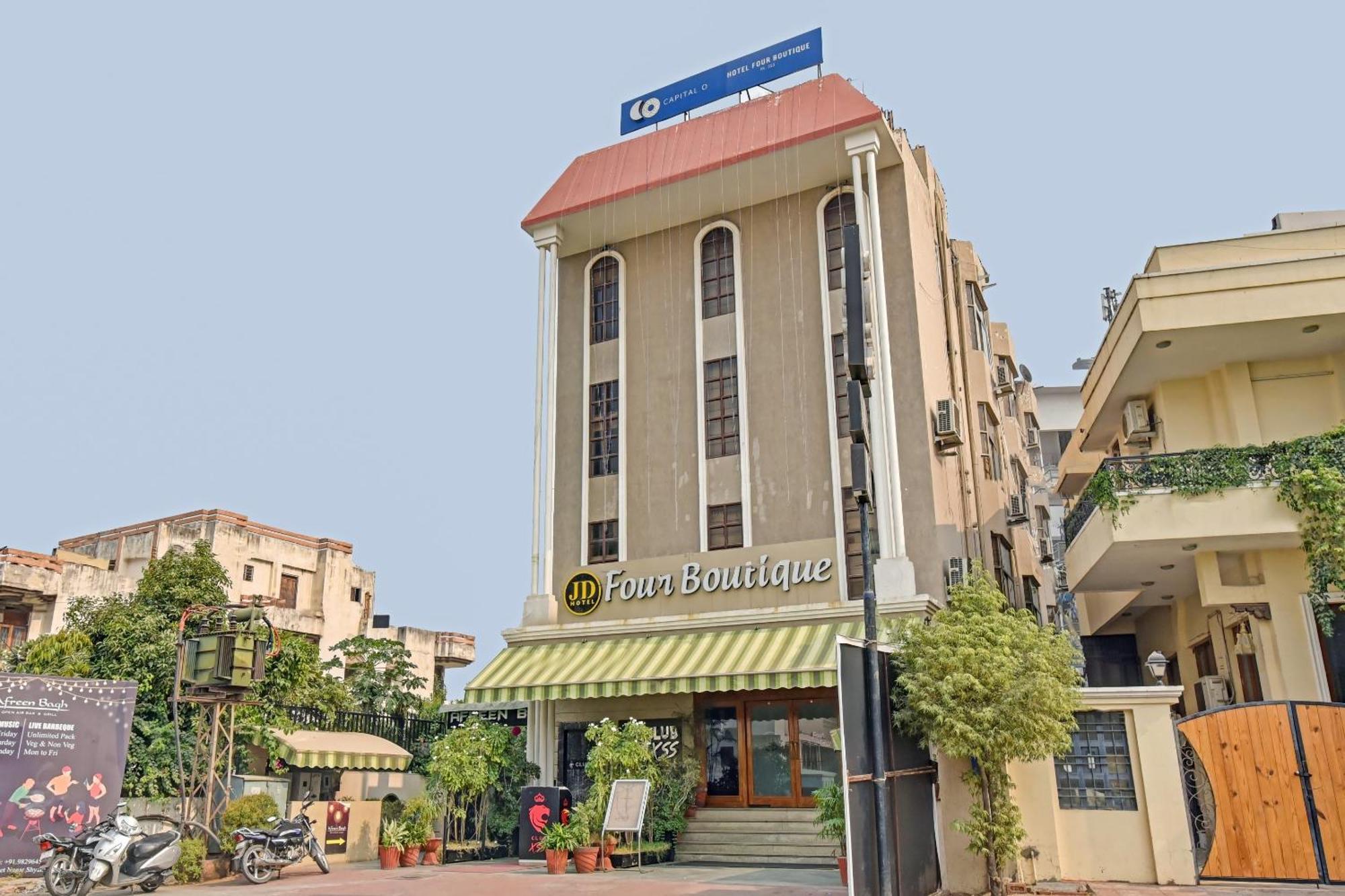 Collection O Hotel Four Boutique Kukas Dış mekan fotoğraf