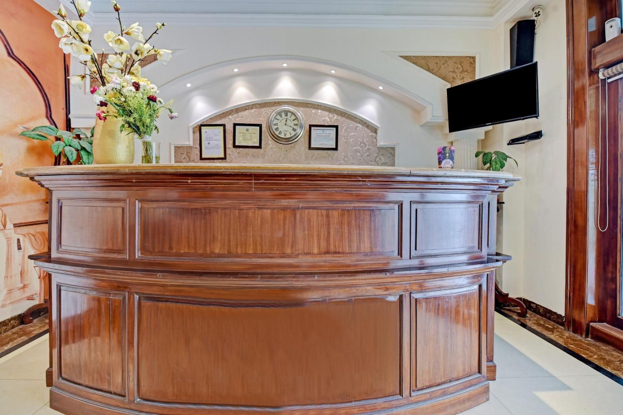 Collection O Hotel Four Boutique Kukas Dış mekan fotoğraf