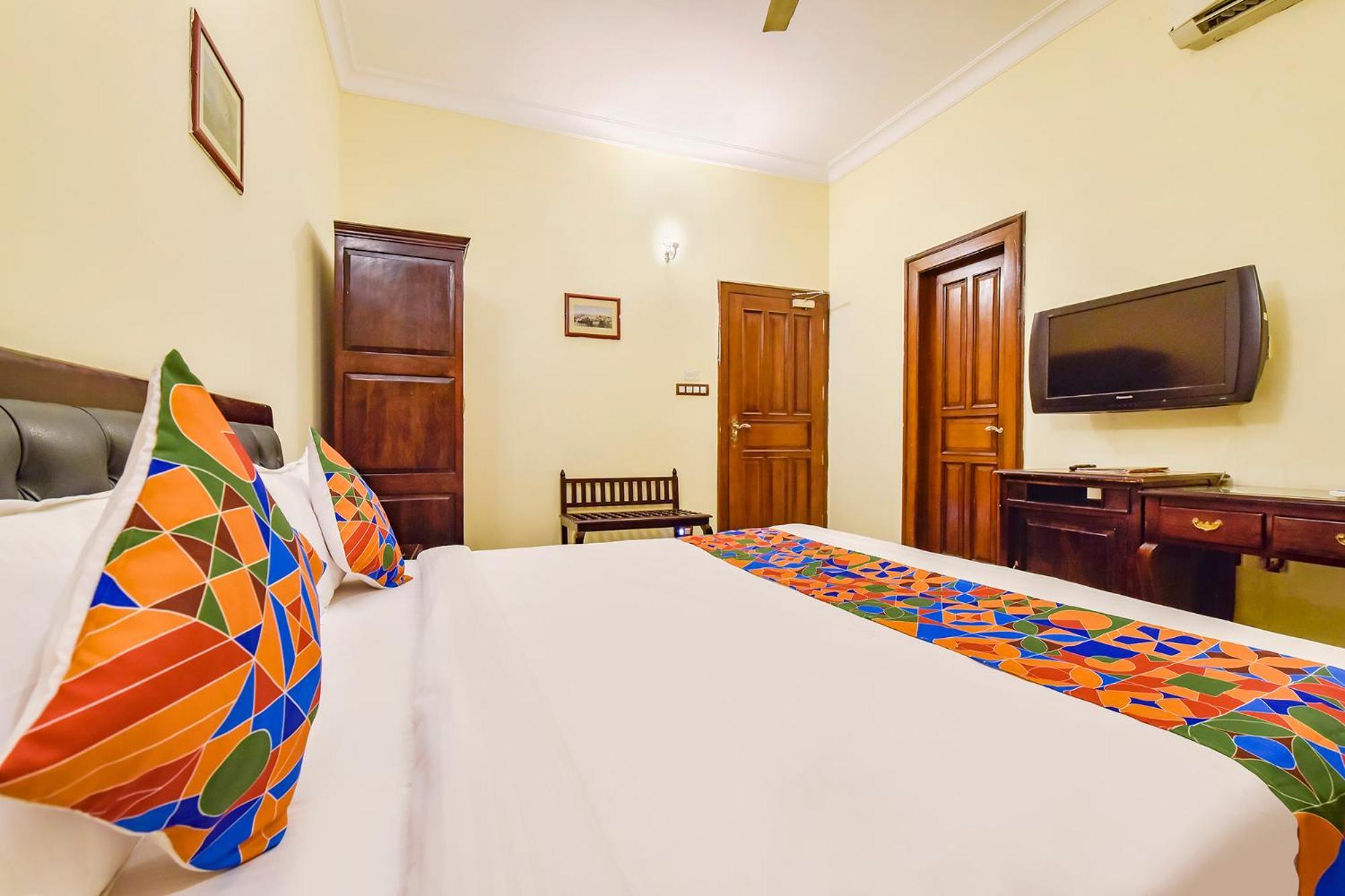 Collection O Hotel Four Boutique Kukas Dış mekan fotoğraf