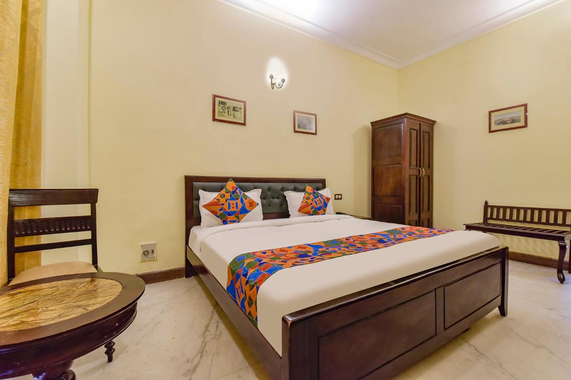 Collection O Hotel Four Boutique Kukas Dış mekan fotoğraf