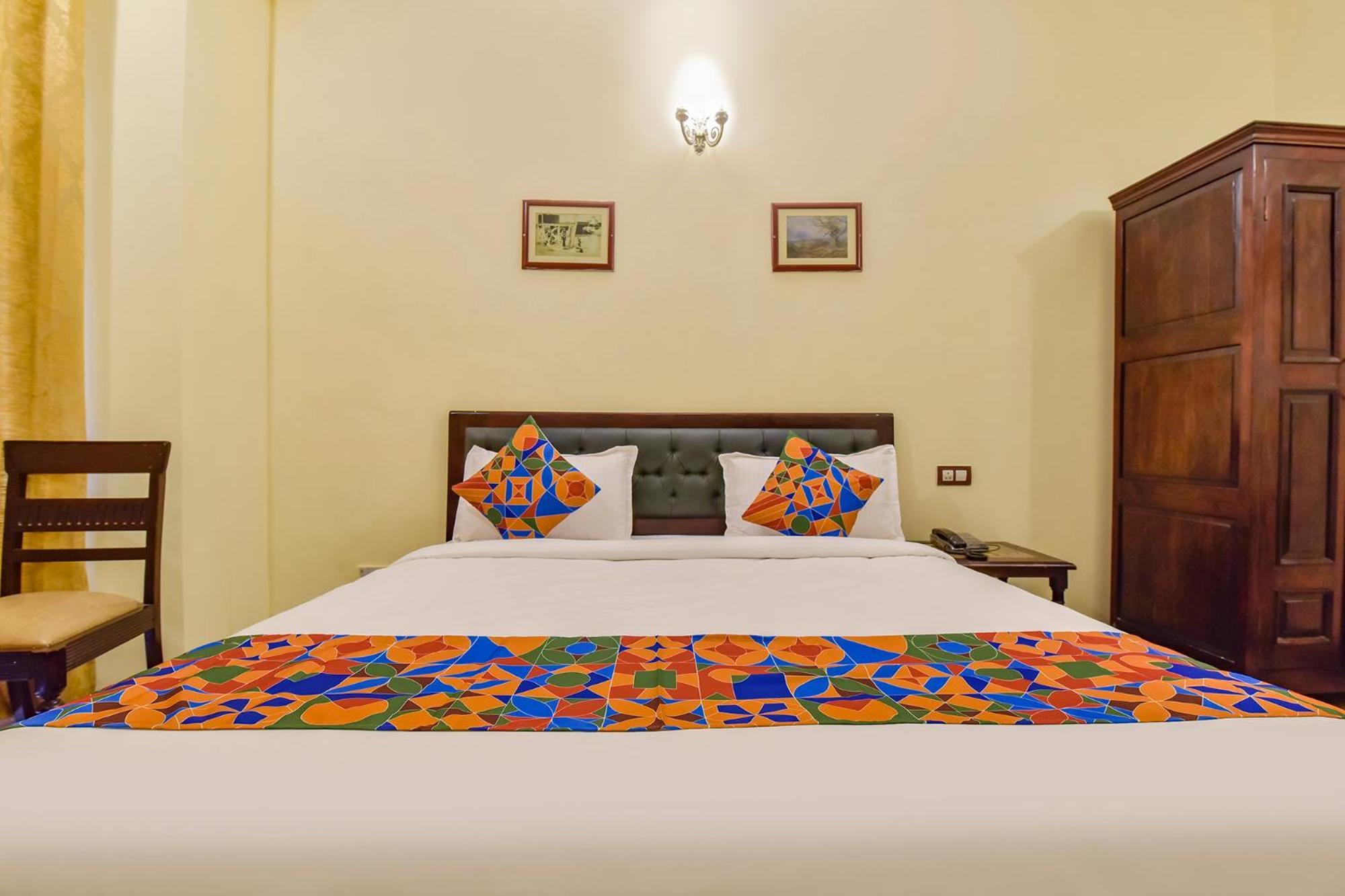 Collection O Hotel Four Boutique Kukas Dış mekan fotoğraf