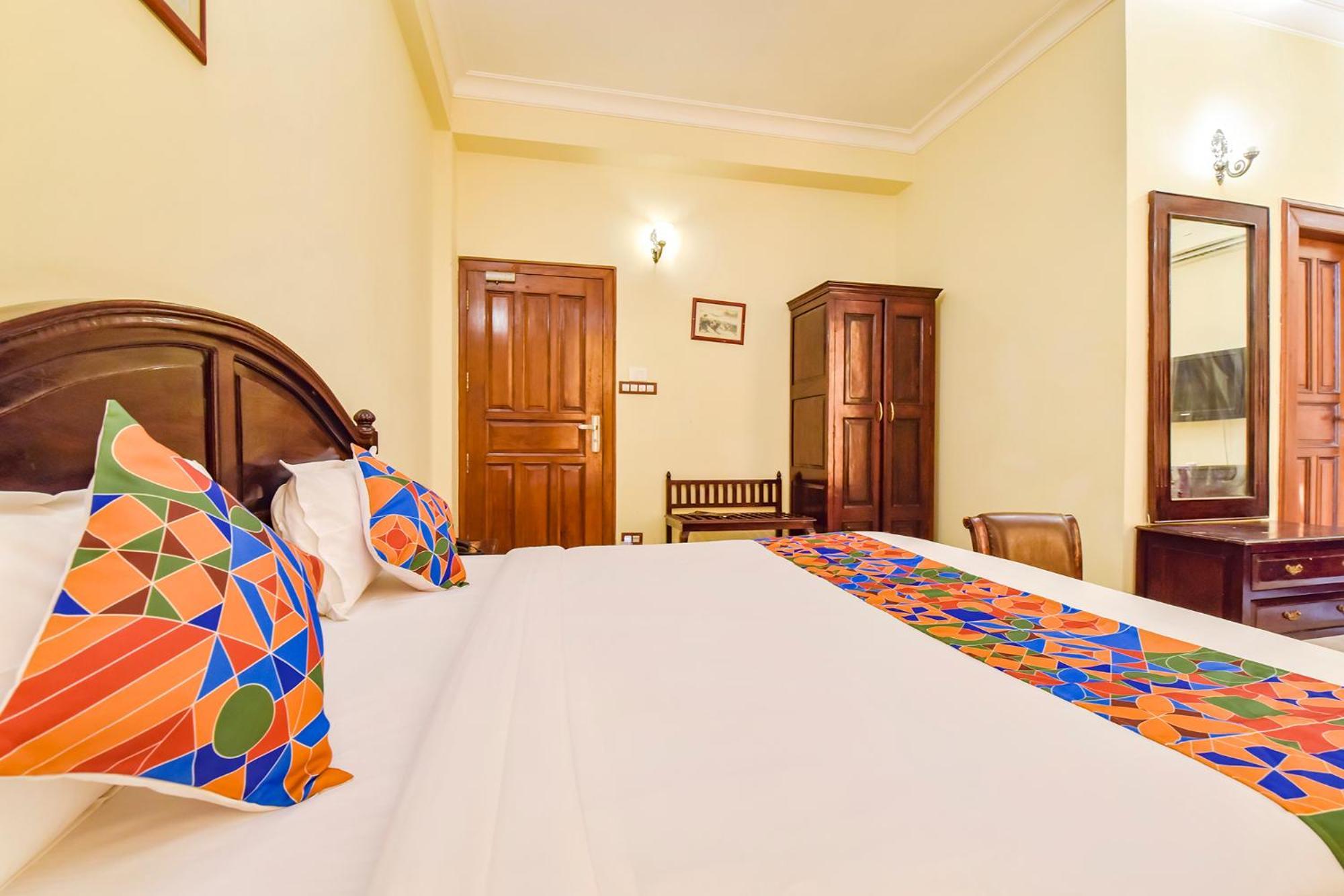 Collection O Hotel Four Boutique Kukas Dış mekan fotoğraf