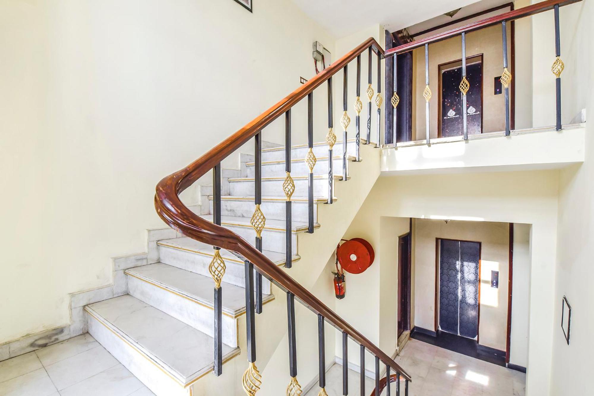 Collection O Hotel Four Boutique Kukas Dış mekan fotoğraf